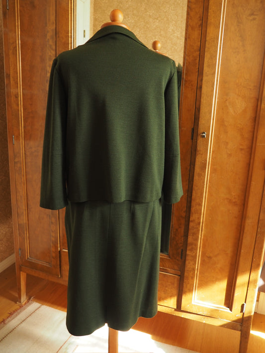 2-osainen tummanvihreä jakkupuku