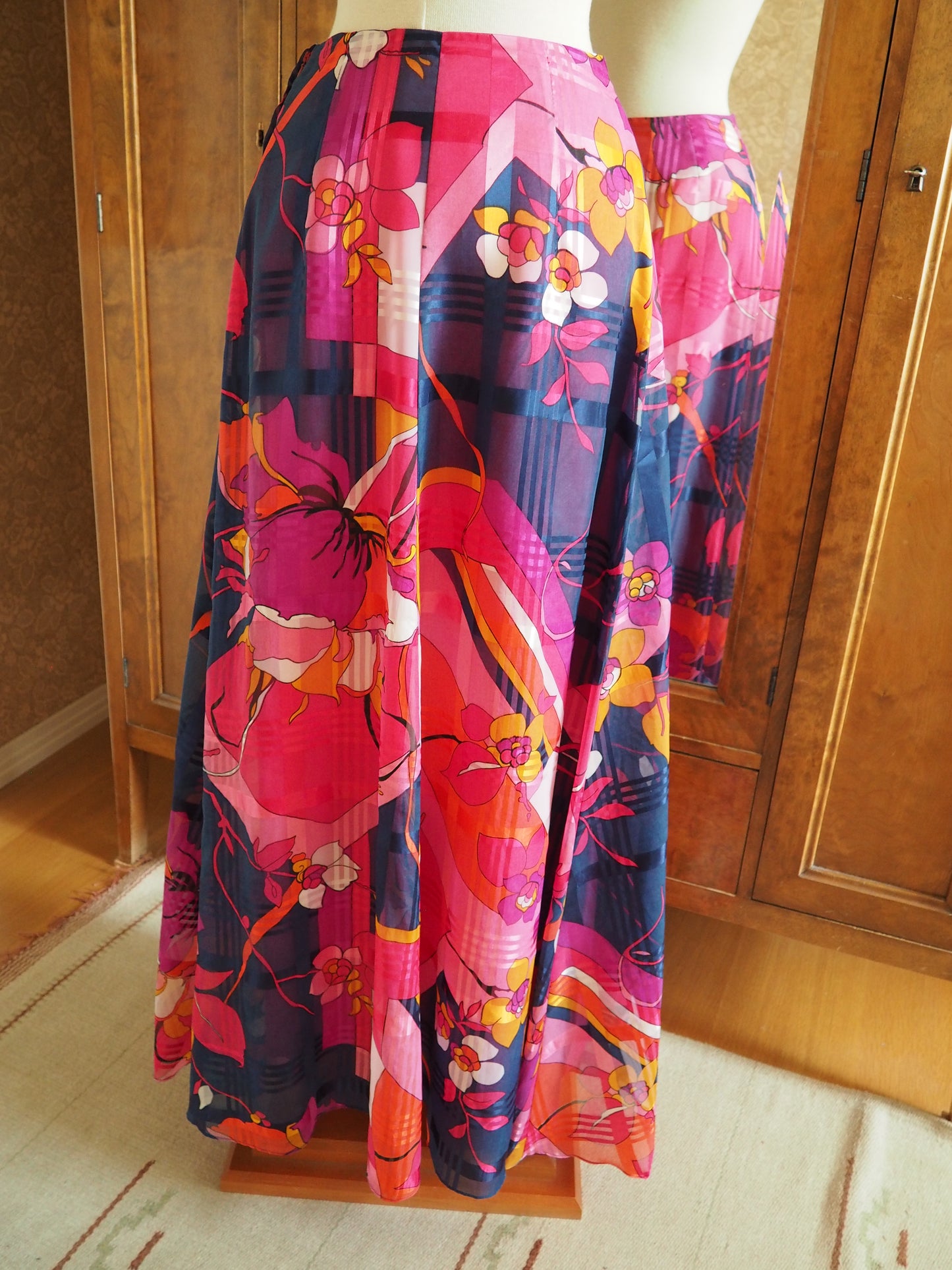 2-osainen monivärinen kuviollinen asu