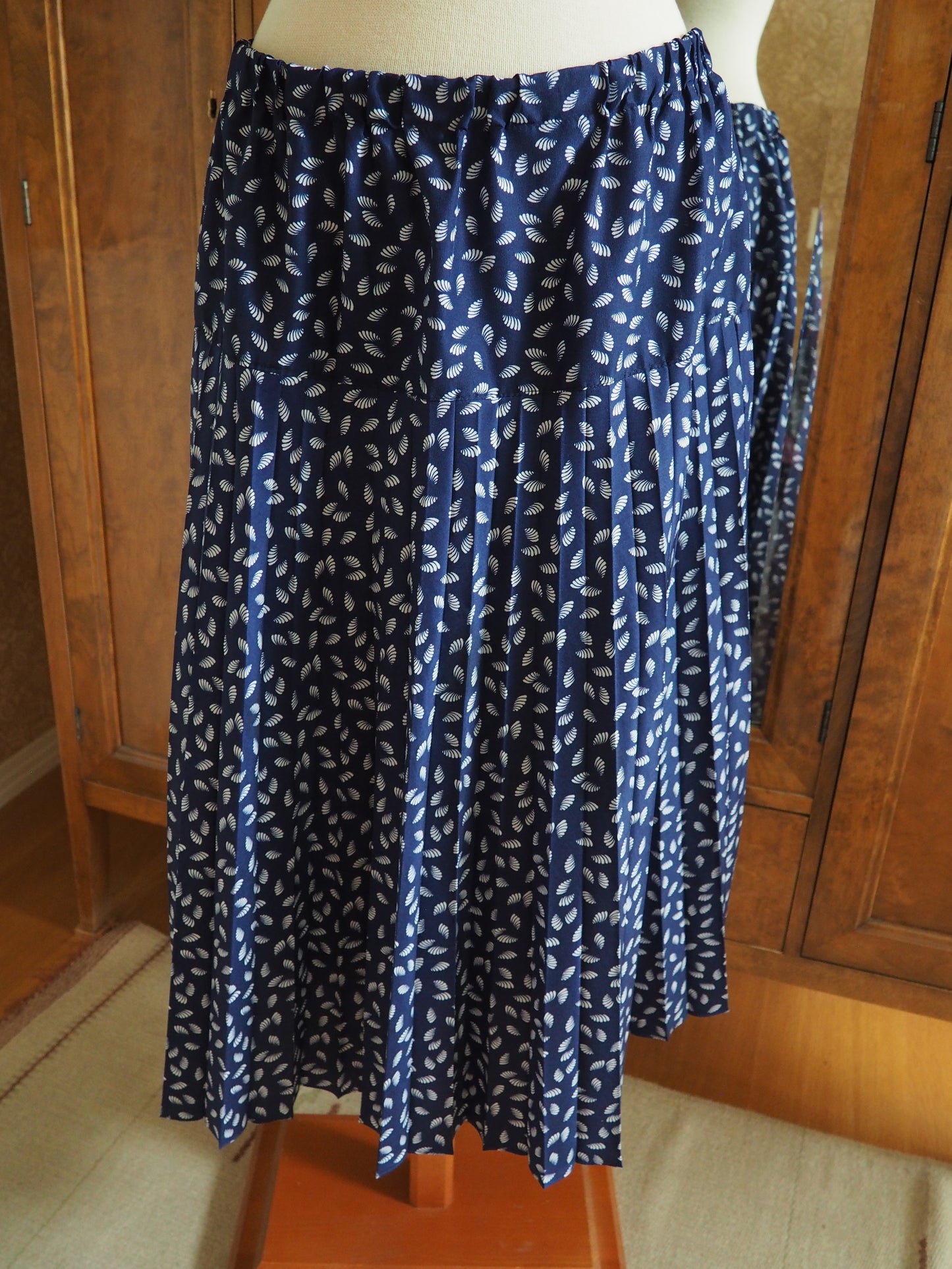 2-osainen sinivalkoinen kuviollinen asu