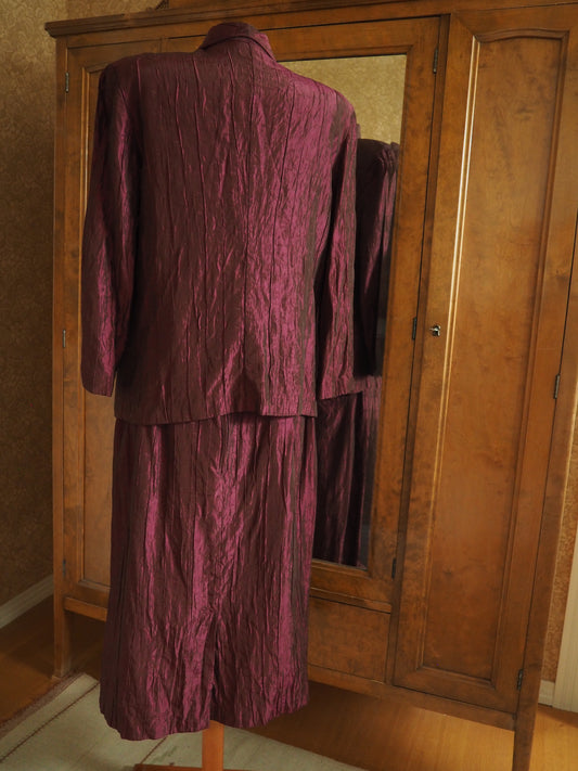 2-osainen punertava jakkupuku