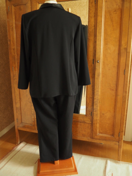 2-osainen musta housupuku