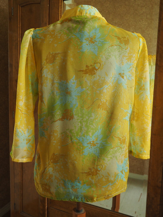 Kuviollinen ohut läpikuultava jakku