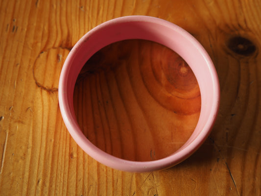 Hempeän vaaleanpunainen rannekoru