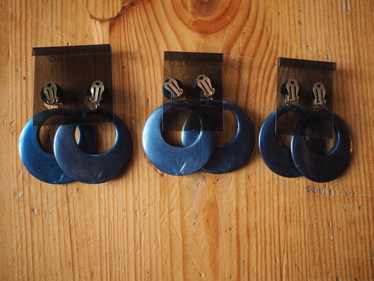 Tummansiniset roikkuvat rengas klipsikorvakorut