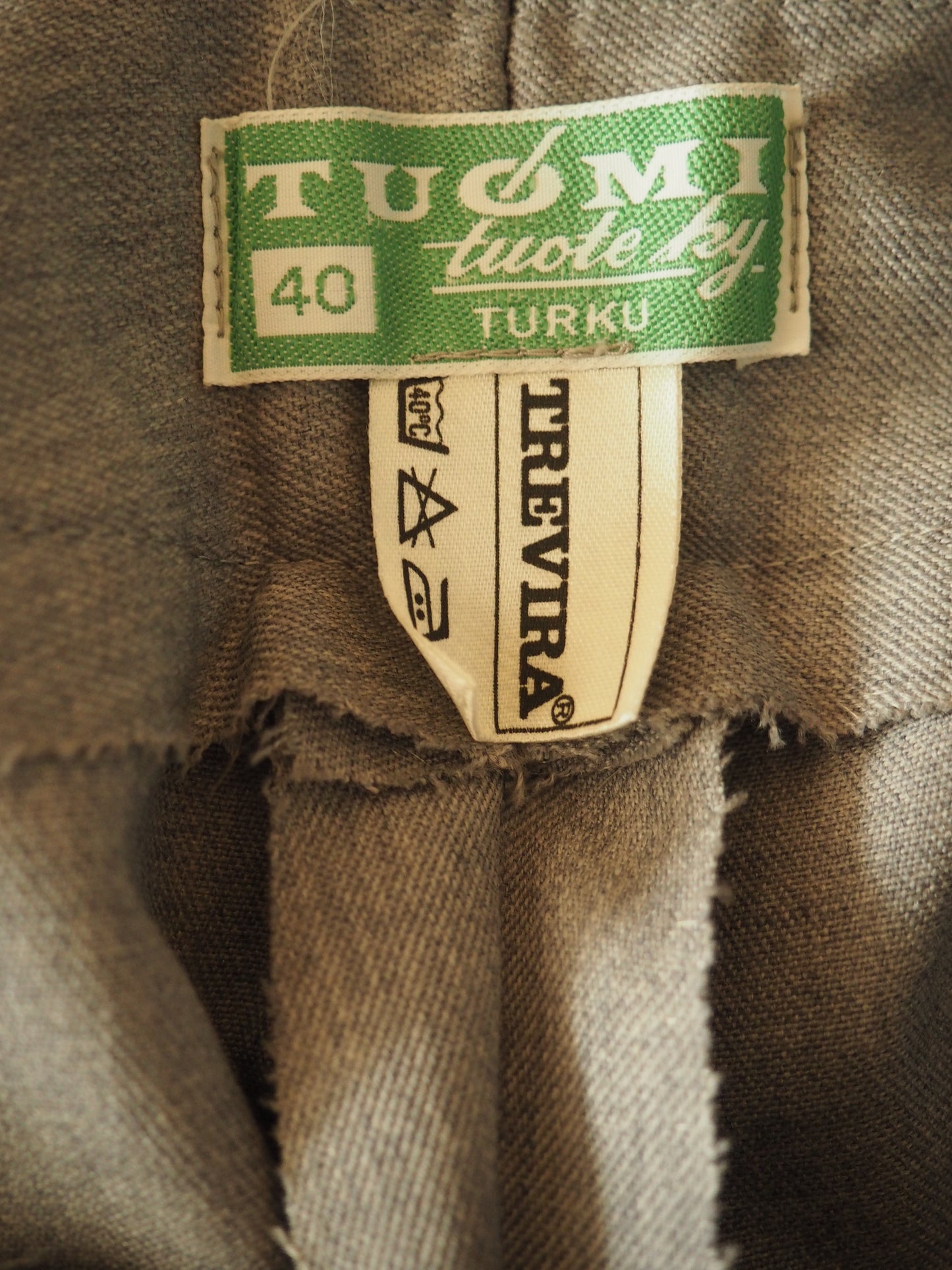 Vaalean harmaat leveälahkeiset housut käyttämätöntä vanhaa varastoa