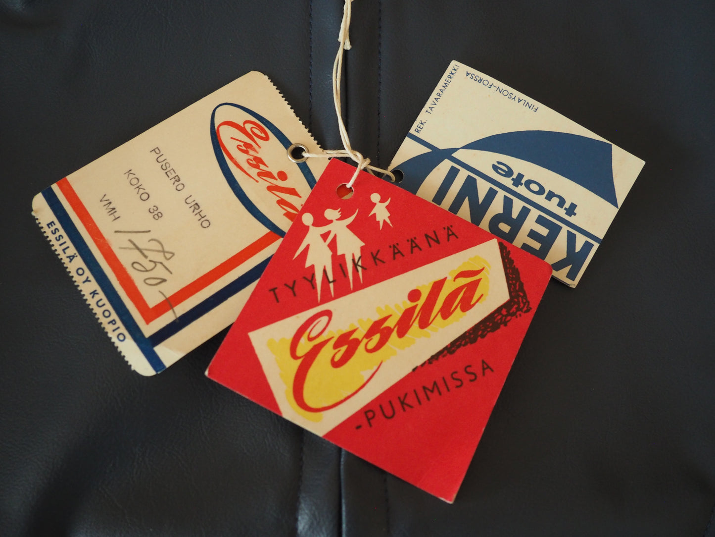 Siniharmaa kernitakki käyttämätöntä vanhaa varastoa