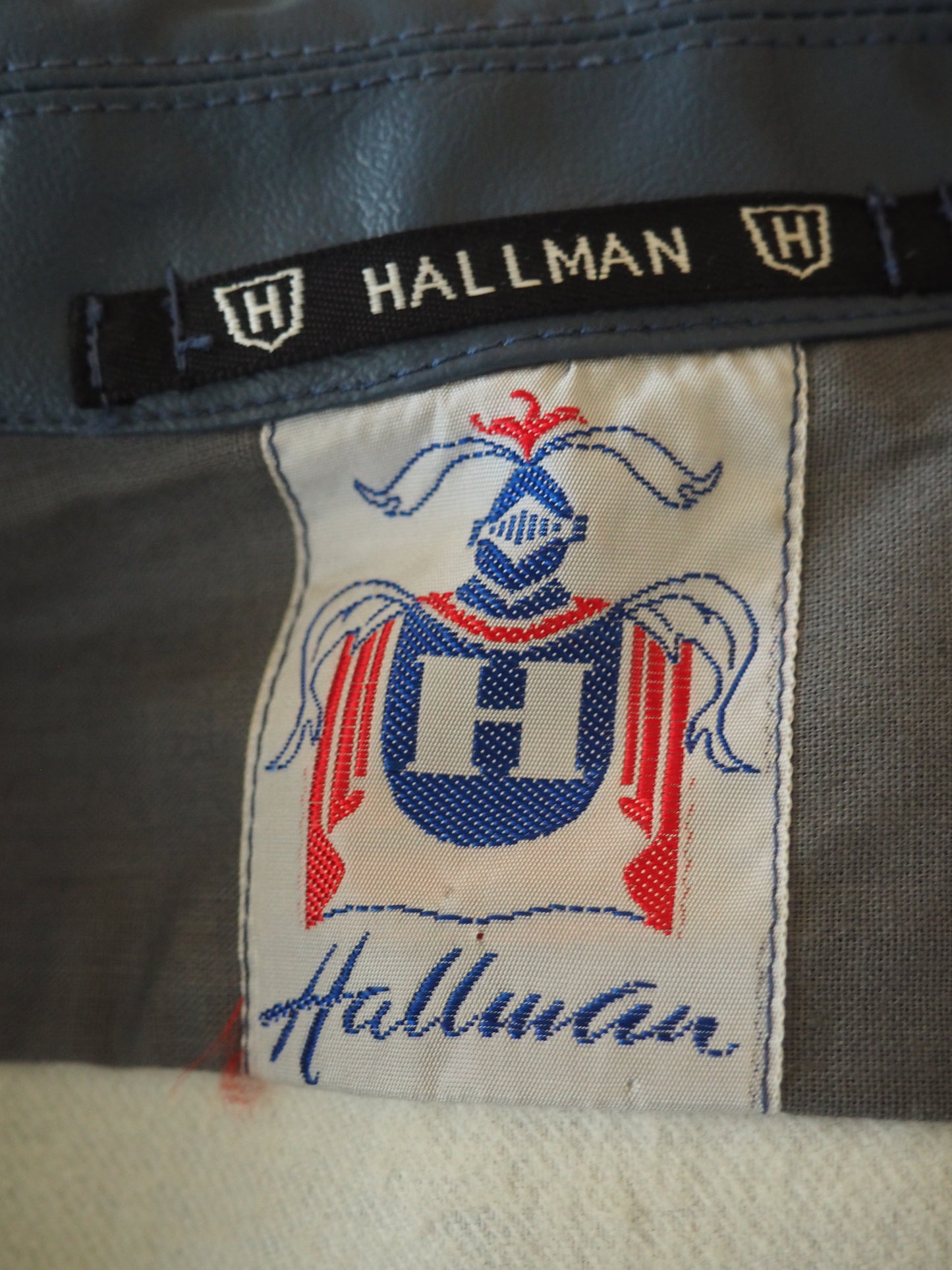 Siniharmaa kernitakki käyttämätöntä vanhaa varastoa