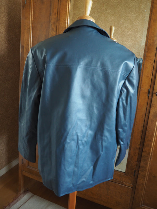 Siniharmaa kernitakki käyttämätöntä vanhaa varastoa