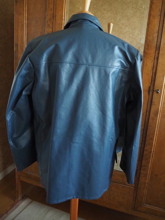 Siniharmaa kernitakki käyttämätöntä vanhaa varastoa