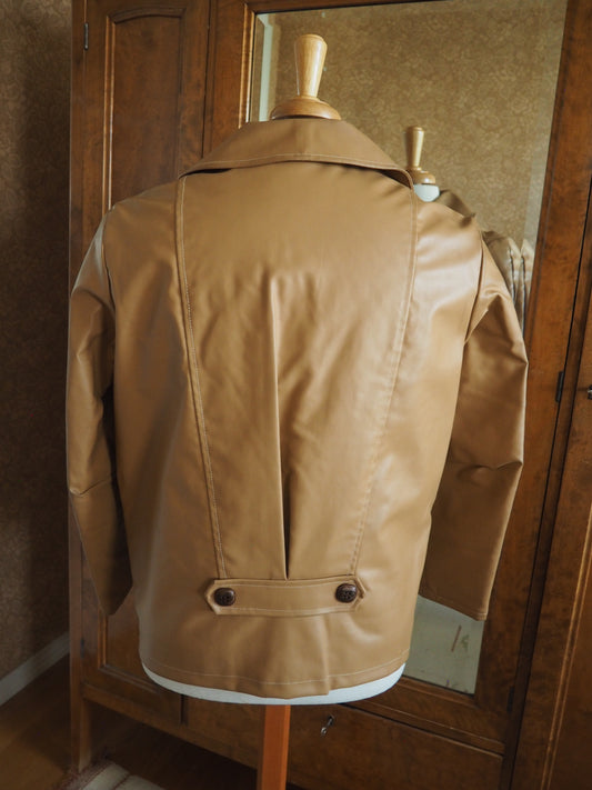 Vaaleanruskea kernitakki käyttämätöntä vanhaa varastoa