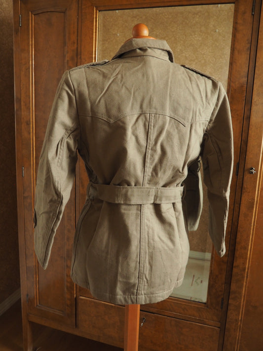 Vaaleanruskea takki, käyttämätöntä vanhaa varastoa