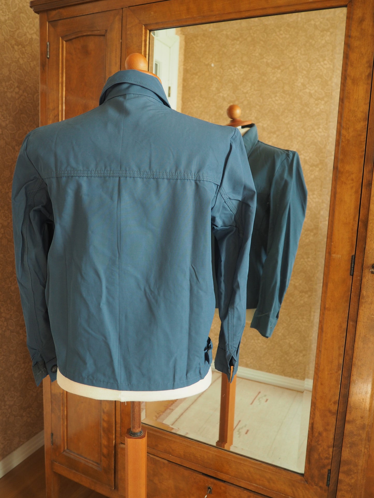 Siniharmaa Ylläs-tuotteen Terry 600 takki, käyttämätöntä vanhaa varastoa