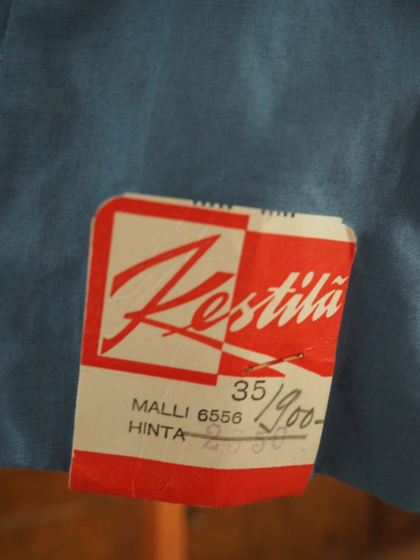 Vaaleansininen Kestilän takki, käyttämätöntä vanhaa varastoa