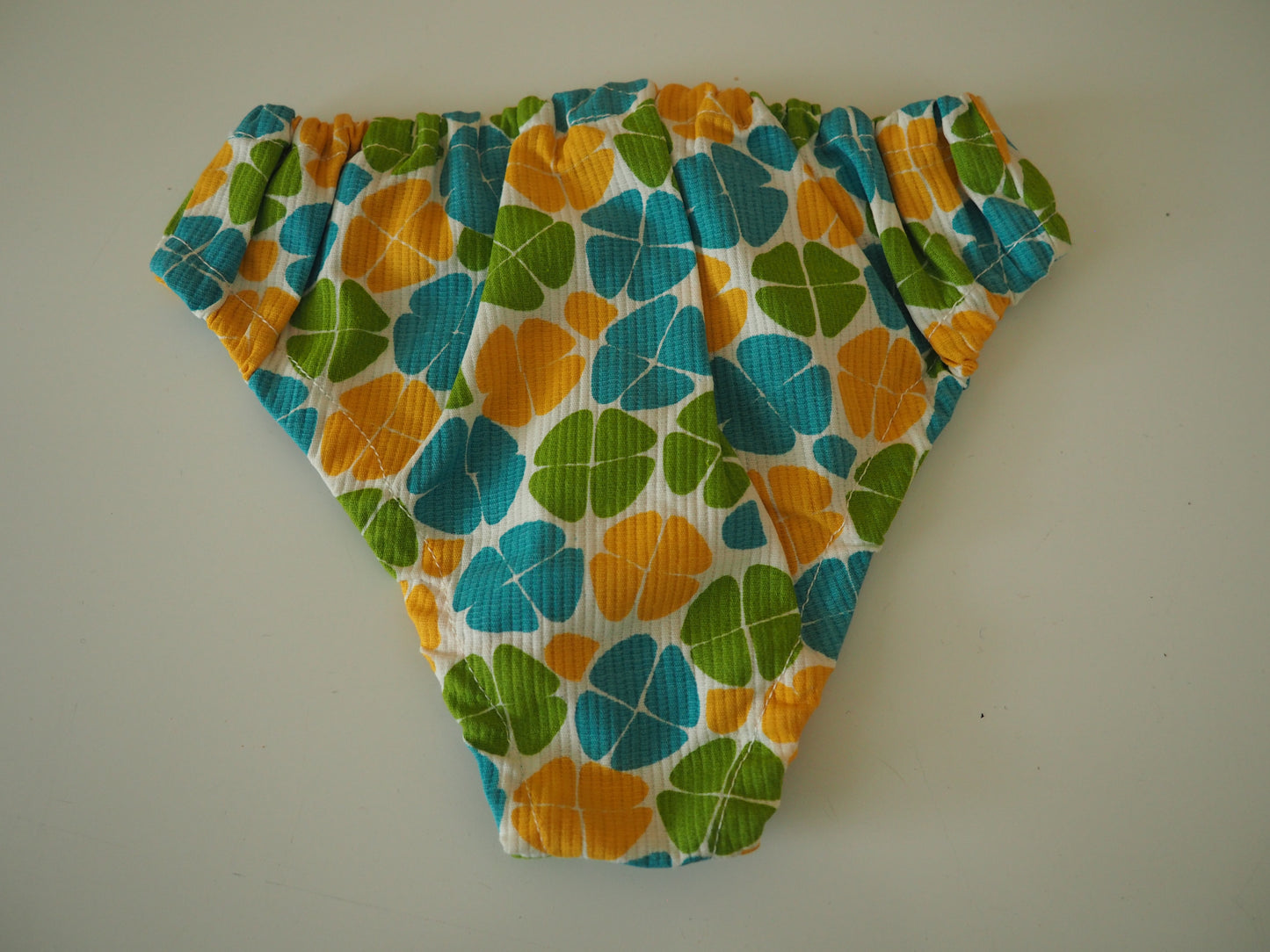 Lasten uimahousut, käyttämätöntä vanhaa varastoa