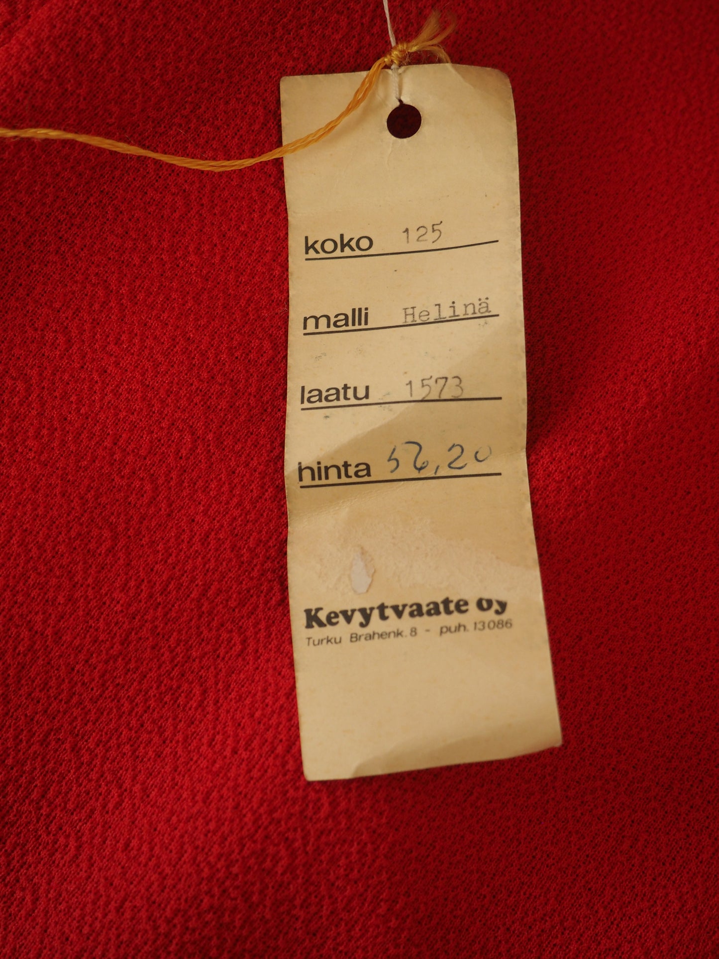 Lasten punainen Kevytvaatteen Helinä mekko, käyttämätöntä vanhaa varastoa