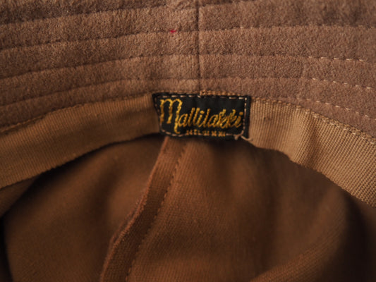 Vaaleanruskea Mallilakin hattu, käyttämätöntä vanhaa varastoa