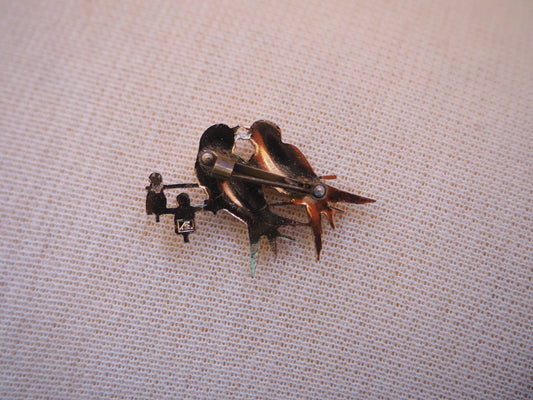 Kullansävyinen linnut rintaneula