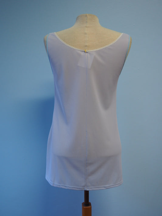 Laventelin värinen hihaton aluspaita