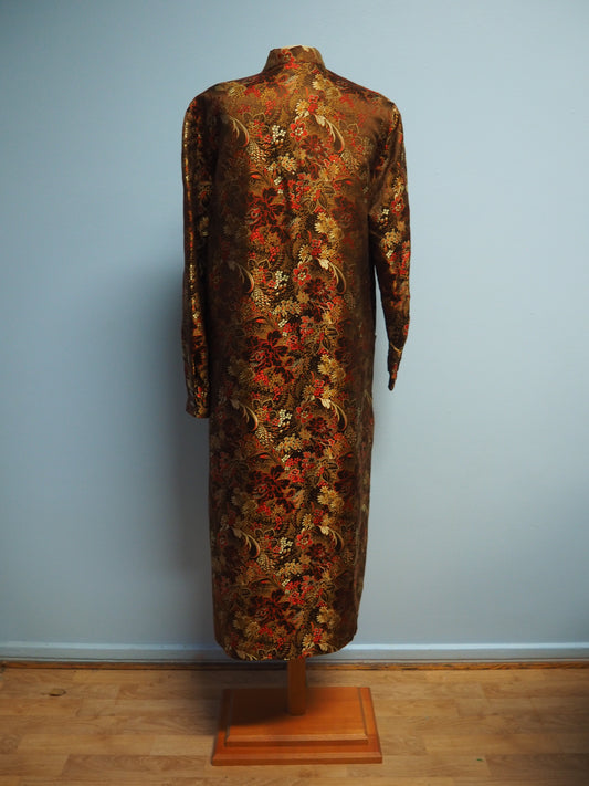 Vaaleanruskea kuviollinen aamutakki