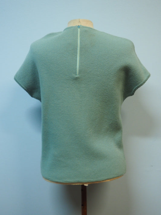 Vaaleanvihreä neulepaita