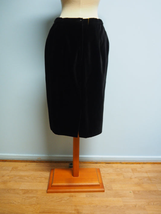 Musta Amis sametti hame