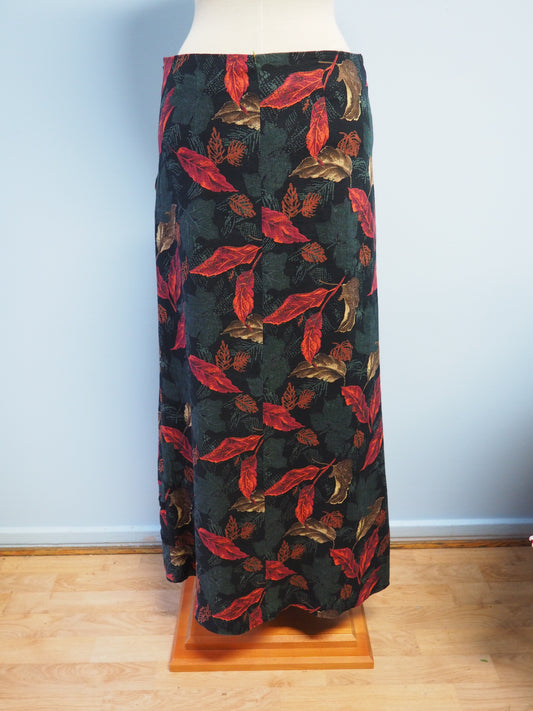 Tumma lehti kuvioinen pitkä hame