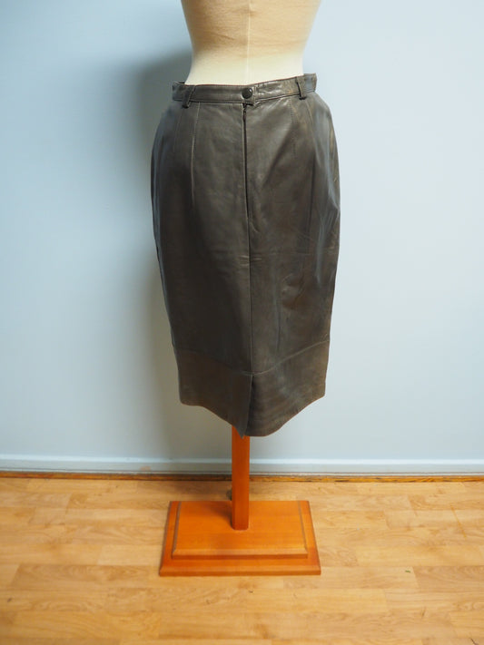 Harmaa Escada by Margaretha Ley nahkahame käyttämätön