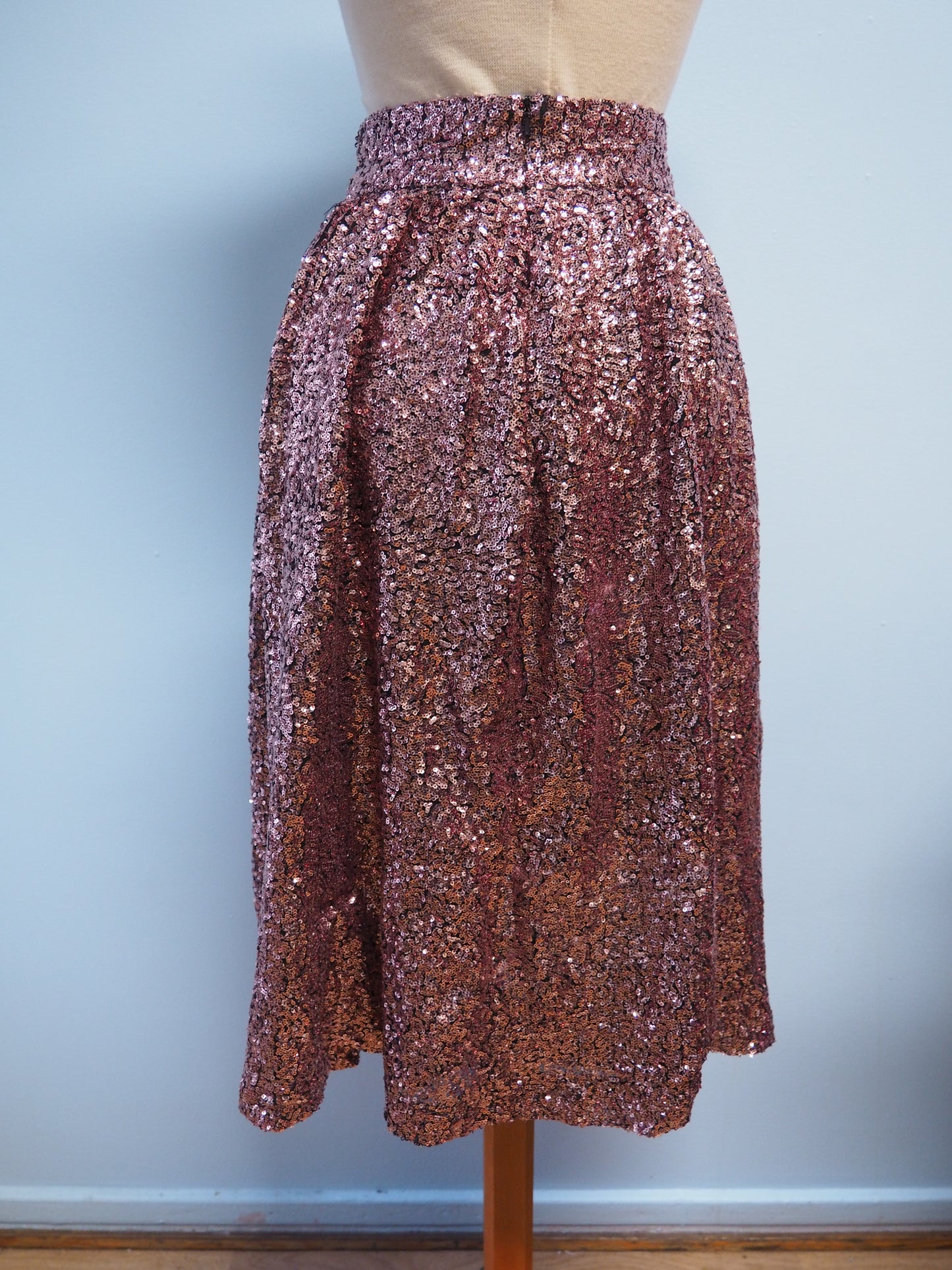 Vaaleanpunainen River Islandin paljettihame