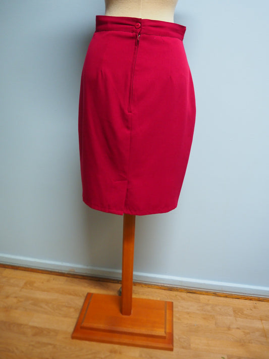 Vadelmanpunertava kynähame