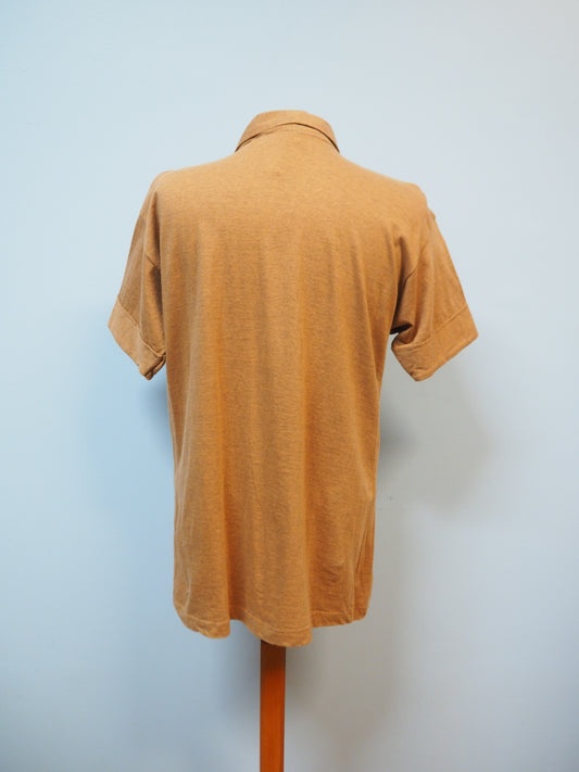 Miesten vaaleanruskea lyhythihainen kauluspaita