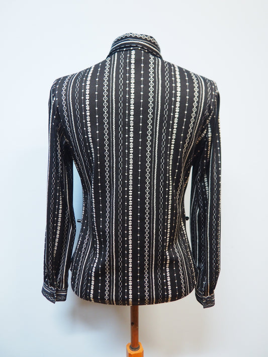 Mustavalkoinen raidallinen Essette kauluspaita