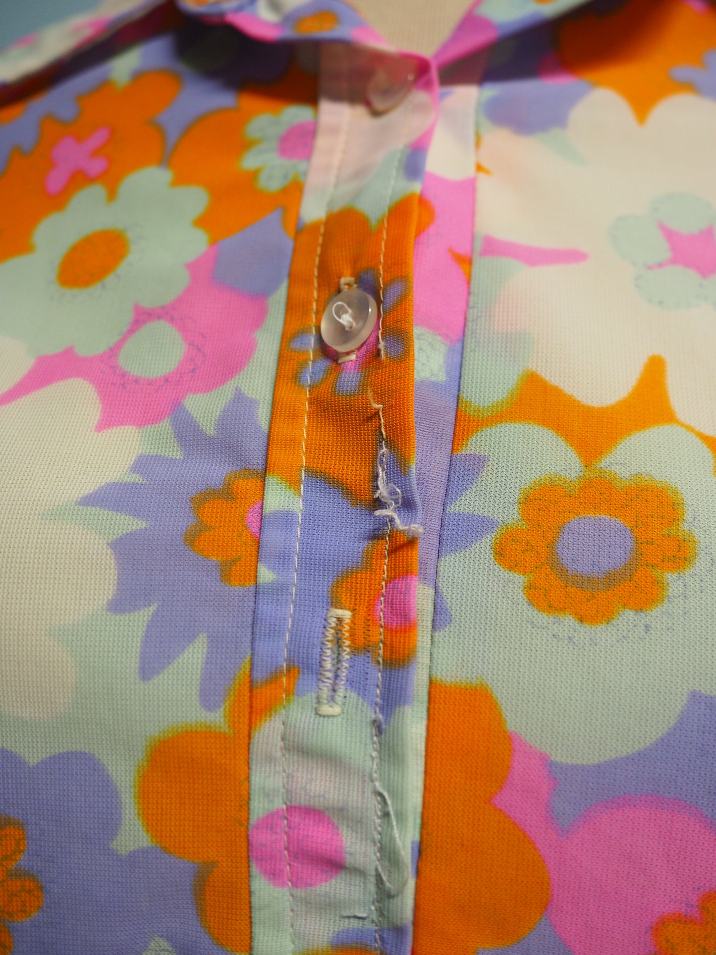 Kukkakuviollinen nylon kauluspaita