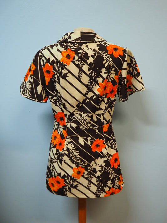 Monivärinen kuviollinen paita/jakku