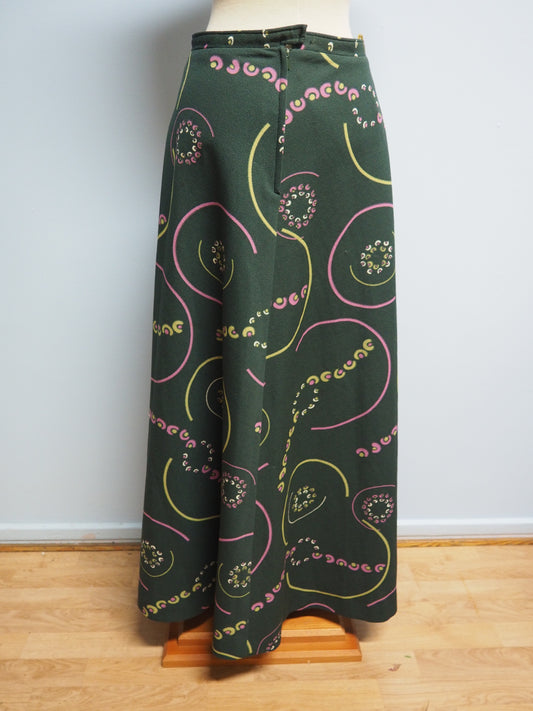 Vihreä kuviollinen pitkä hame