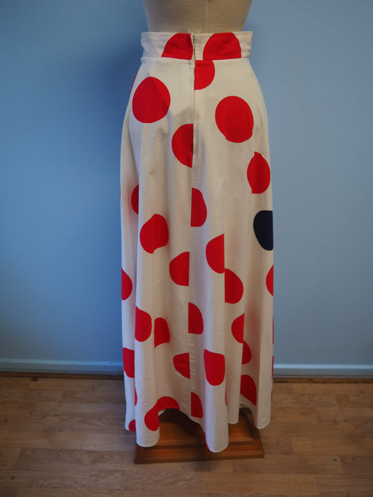 Pallokuviollinen Muoti-Tuote Oyn Leona pitkä hame