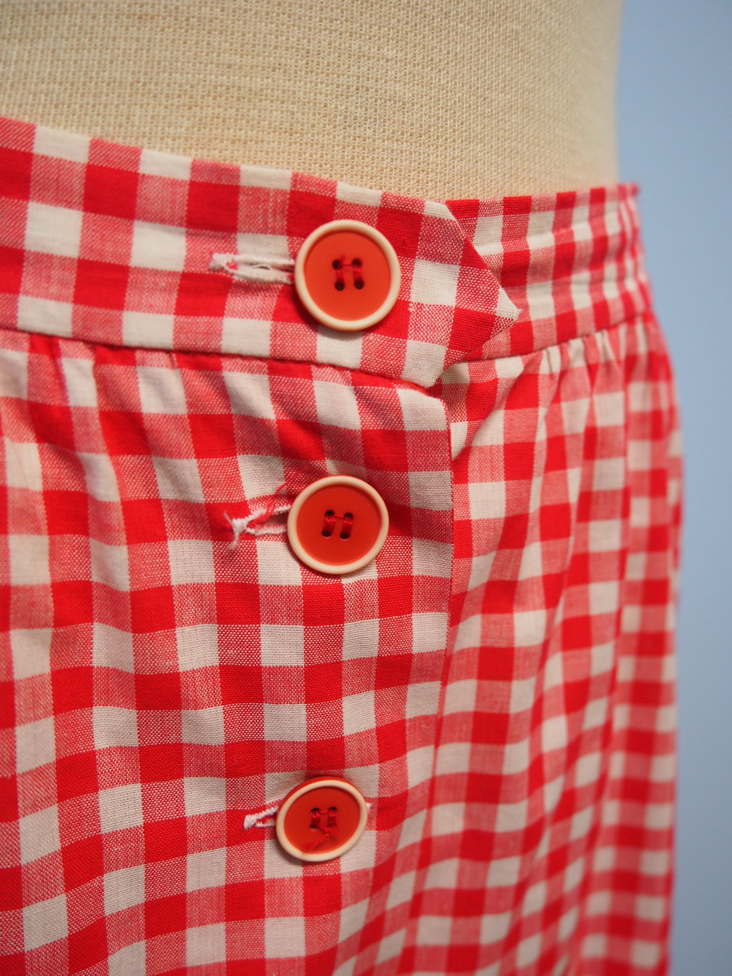 Punavalkoinen ruudullinen Tiina pitkä hame