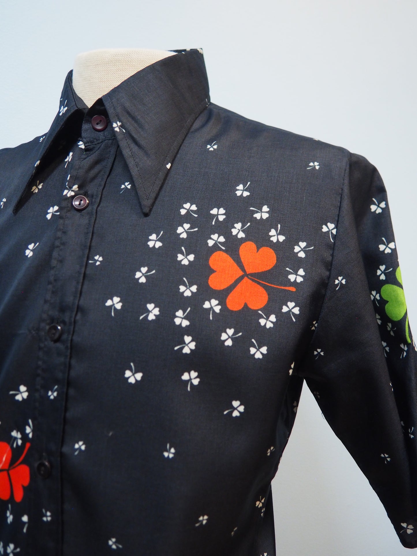 Kuviollinen miesten Beeman kauluspaita