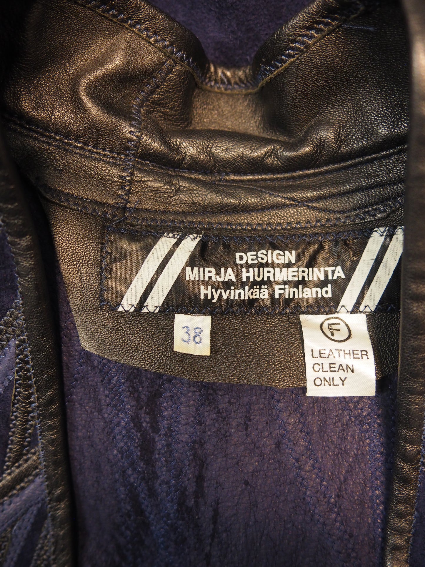2-osainen nahkainen jakkupuku Design Mirja Hurmerinta