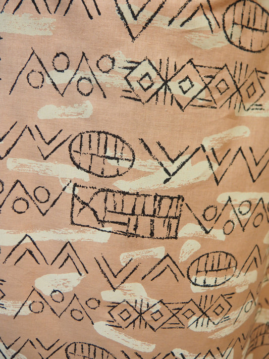 Vaalea kuviollinen käyttämätön hame