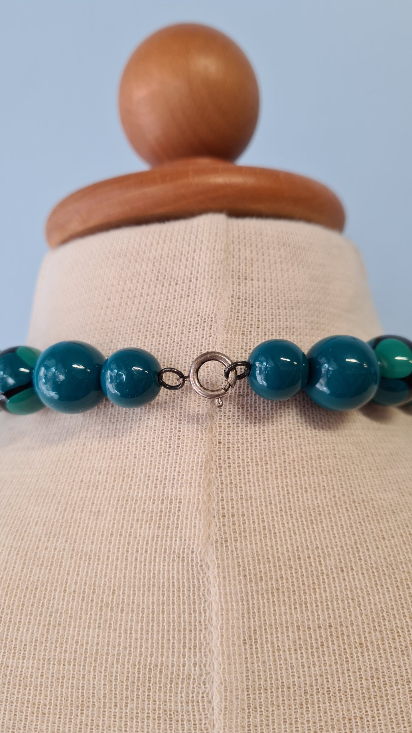 Sinivihreä kuviollinen kaulakoru