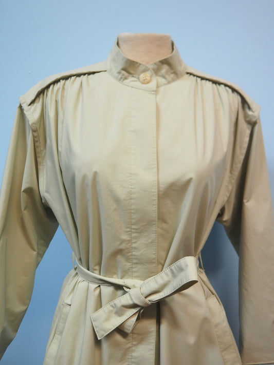 Vaalea ohut pitkä Master-Coat takki