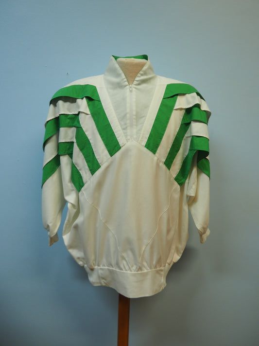 Valkoinen vihreä raidallinen takki