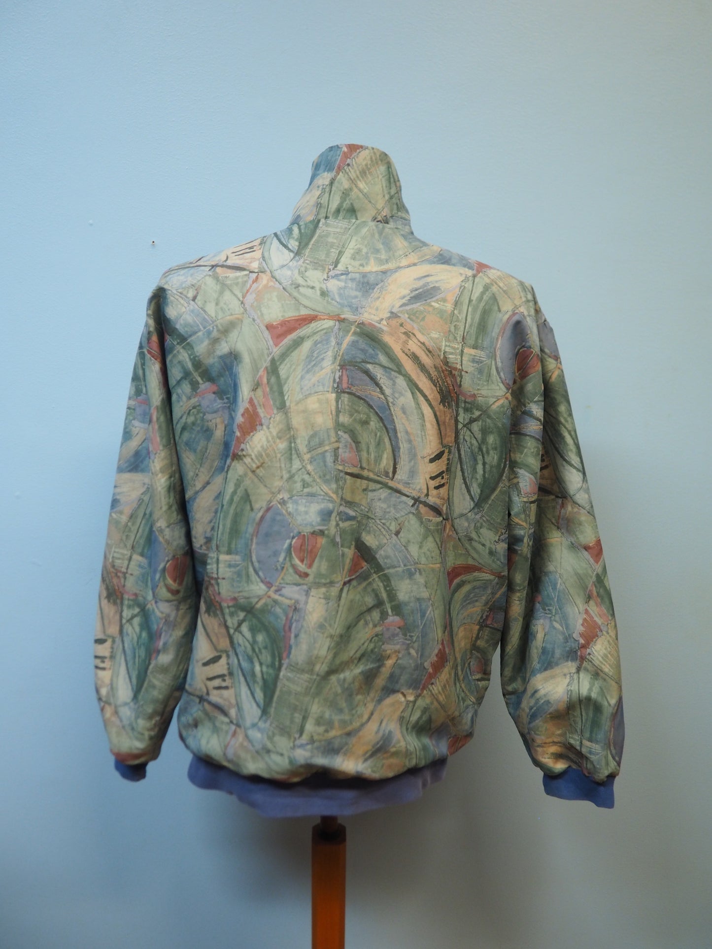 Vihertävä kuviollinen takki