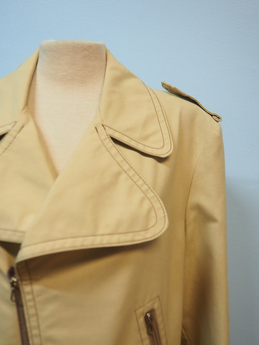 Vaalea lyhyt Design Story takki