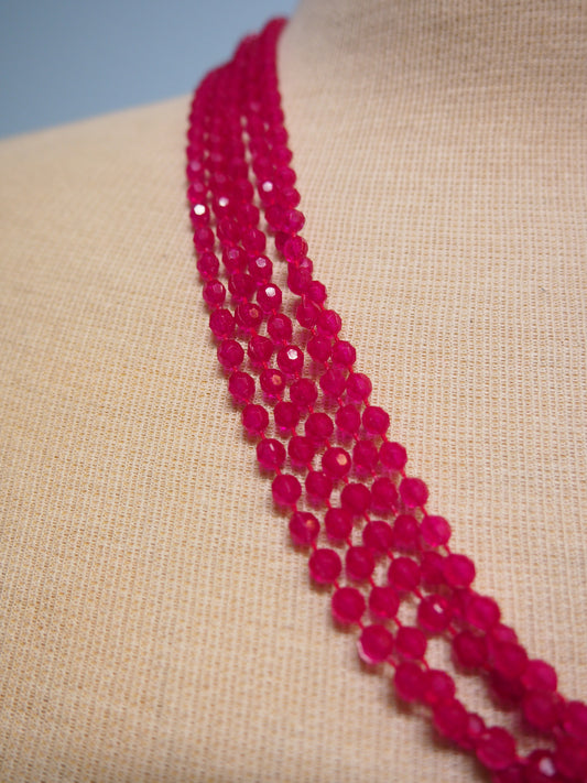 Pinkki monikerroksinen kaulakoru