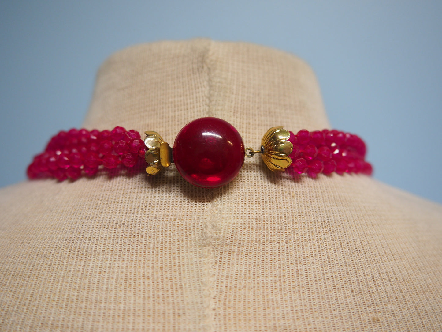 Pinkki monikerroksinen kaulakoru