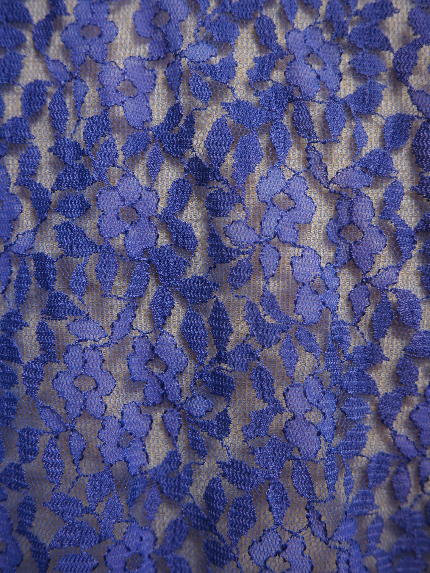Violetti pitsijakku