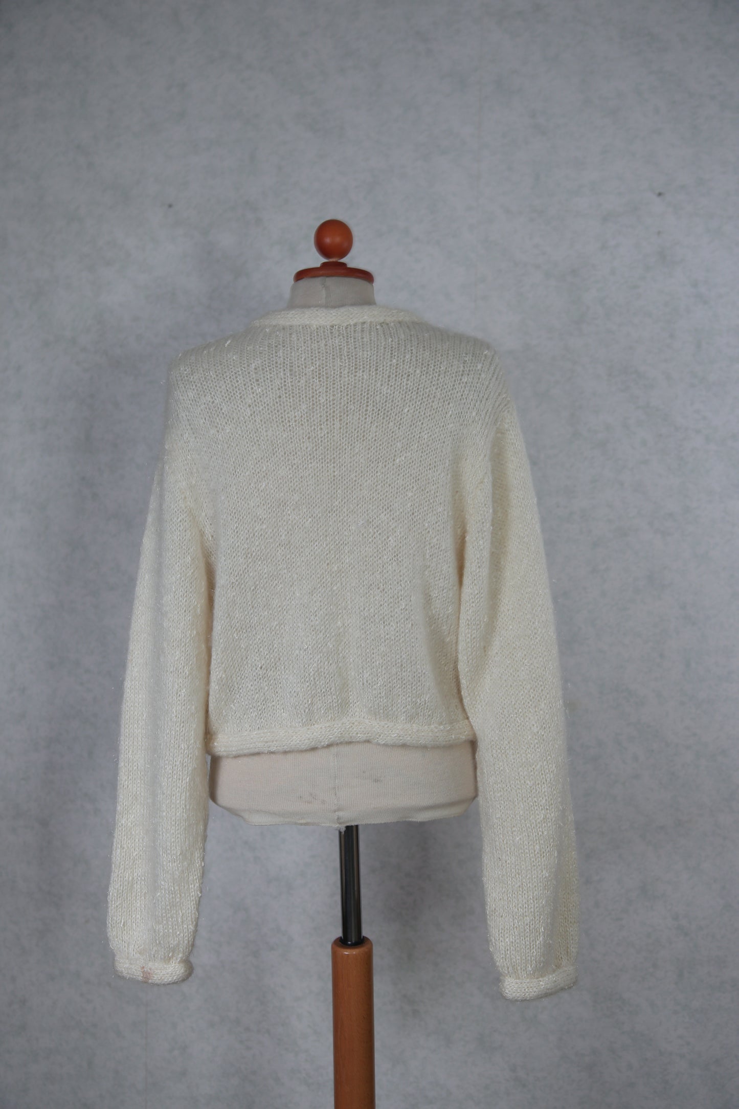 Valkoinen neuletakki