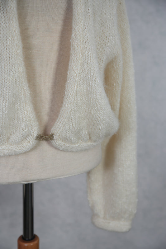 Valkoinen neuletakki