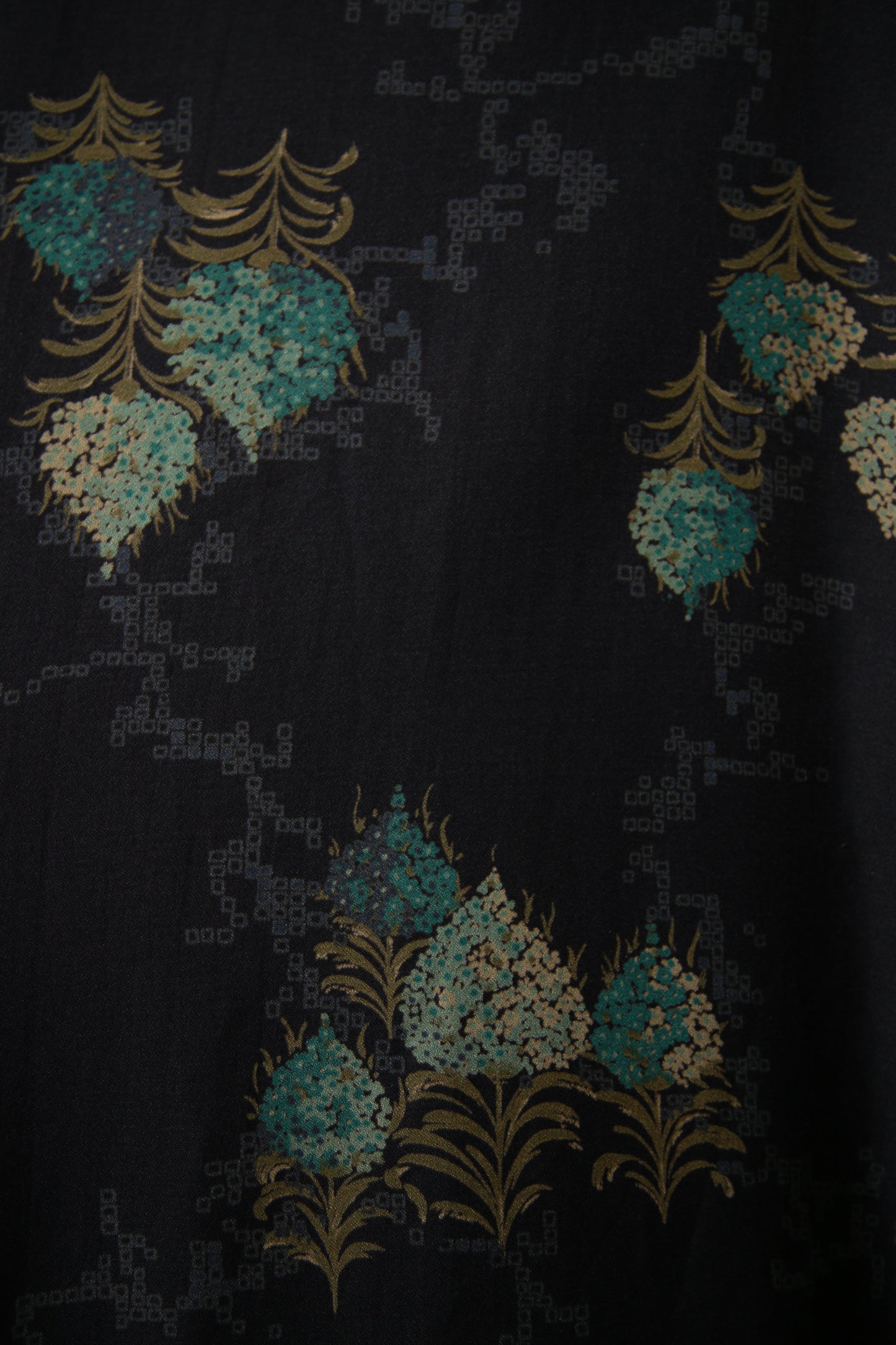 Tummanruskea kukkakuviollinen pitkä mekko